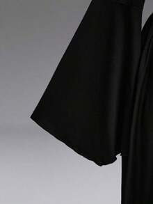 ROMWE Goth Vestido asimétrico con escote en V profundo, parches de malla y hombros descubiertos, estilo gótico - Negro - Ver 4