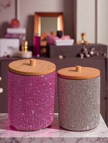 Hộp đựng đồ trang điểm hình trụ có nắp tre và đính đá, hộp đựng đồ trang điểm tròn trong suốt hai ngăn, hộp đựng đồ trang điểm hiện đại có nắp đậy, hộp đựng đồ trang điểm phòng tắm dùng để đựng cọ trang điểm, son môi và dụng cụ làm đẹp. - Nhiều màu - Xem 6