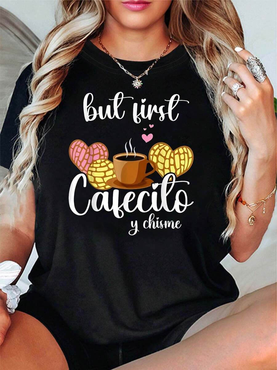 Camiseta de mujer con el tema "but first Cafecito y chisme", estampado con el eslogan en español "café y pan", de manga corta informal, en colores rosa, amarillo y marrón, cómoda y divertida, adecuada para el uso diario en una reunión de amigas. - Negro - Ver 1