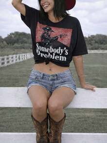 Nueva Llegada 2026: Camiseta Gráfica Western |   Camiseta Casual Holgada para Mujer con Estampado Vintage "Somebody's Problem Cowgirl", Talla Grande, Tela Suave y Transpirable, 100% Algodón, para Uso Diario, Camiseta con Estampado Gráfico - Negro - Ver 7