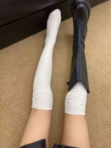 1双白色纯色褶皱长袜，百搭竖条纹褶皱设计，透气舒适，时尚百搭，白色竖条纹褶皱长袜，用途广泛，材质柔软，适合日常穿着，室内外皆宜。 - 白色 - 查看 7