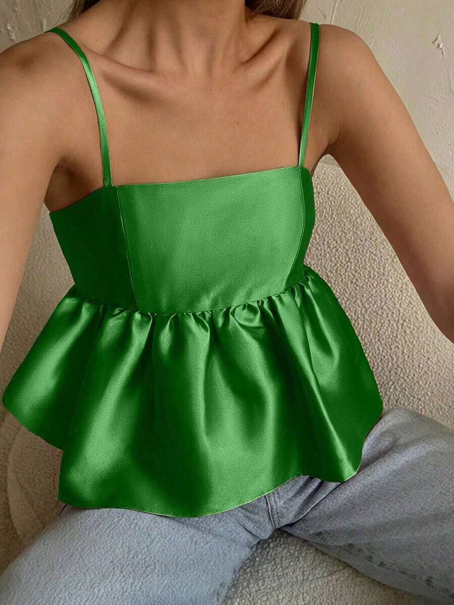 2026 Primavera/Verano Elegante Parte Superior de Tirantes Finos con Cuello Cuadrado y Espalda Descubierta en Color Rosa con Volantes en el Bajo y Conjunto Morado, Ropa de Vacaciones para Mujer, Estilo Callejero, Atuendo de Cumpleaños, Ropa de Crucero, Vestimenta de Vacaciones, Conjunto de Mujer, Ropa de Verano, Moda Primaveral, Atuendo de Concierto - Verde - Ver 1