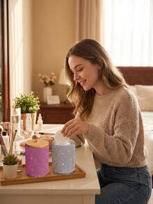Hộp đựng đồ trang điểm hình trụ có nắp tre và đính đá, hộp đựng đồ trang điểm tròn trong suốt hai ngăn, hộp đựng đồ trang điểm hiện đại có nắp đậy, hộp đựng đồ trang điểm phòng tắm dùng để đựng cọ trang điểm, son môi và dụng cụ làm đẹp. - Nhiều màu - Xem 8