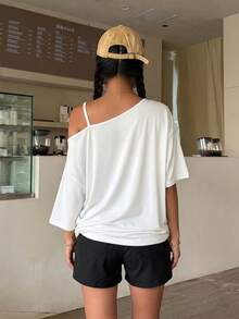 Camiseta de mujer, atuendos de verano para mujer, ropa de verano "Muéstrame tu botella de Tito's Vodka" 100% algodón, transpirable, manga corta, camiseta gráfica con estampado "Muéstrame tu botella de Tito's Vodka", verano, hombros descubiertos, 1 pieza, 150g, tops de verano, regalo adecuado para hombres - Blanco - Ver 3