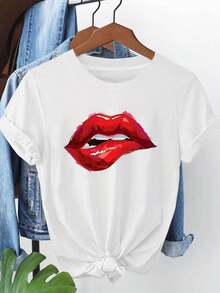 Conjunto brillante y vibrante con estampado de labios rojos estilo acuarela, camiseta casual de cuello redondo para mujer de talla grande, estilo básico universal para primavera-verano. - Blanco - Ver 2