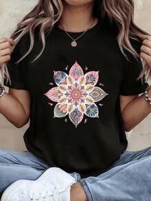 Limited Time Offer, Limited Quantities, Flash ! Women's Casual Shirts, Women's Polyester T-Shirts, Elegant Shirts. Women's Summer And Spring T-Shirt, Short Sleeve, Round Neck, Colorful Bohemian Floral Mandala Graphic Print, Casual Top, Seasonal Fashion, Retro Design, Comfortable Fit. - 黑色 - 查看 8