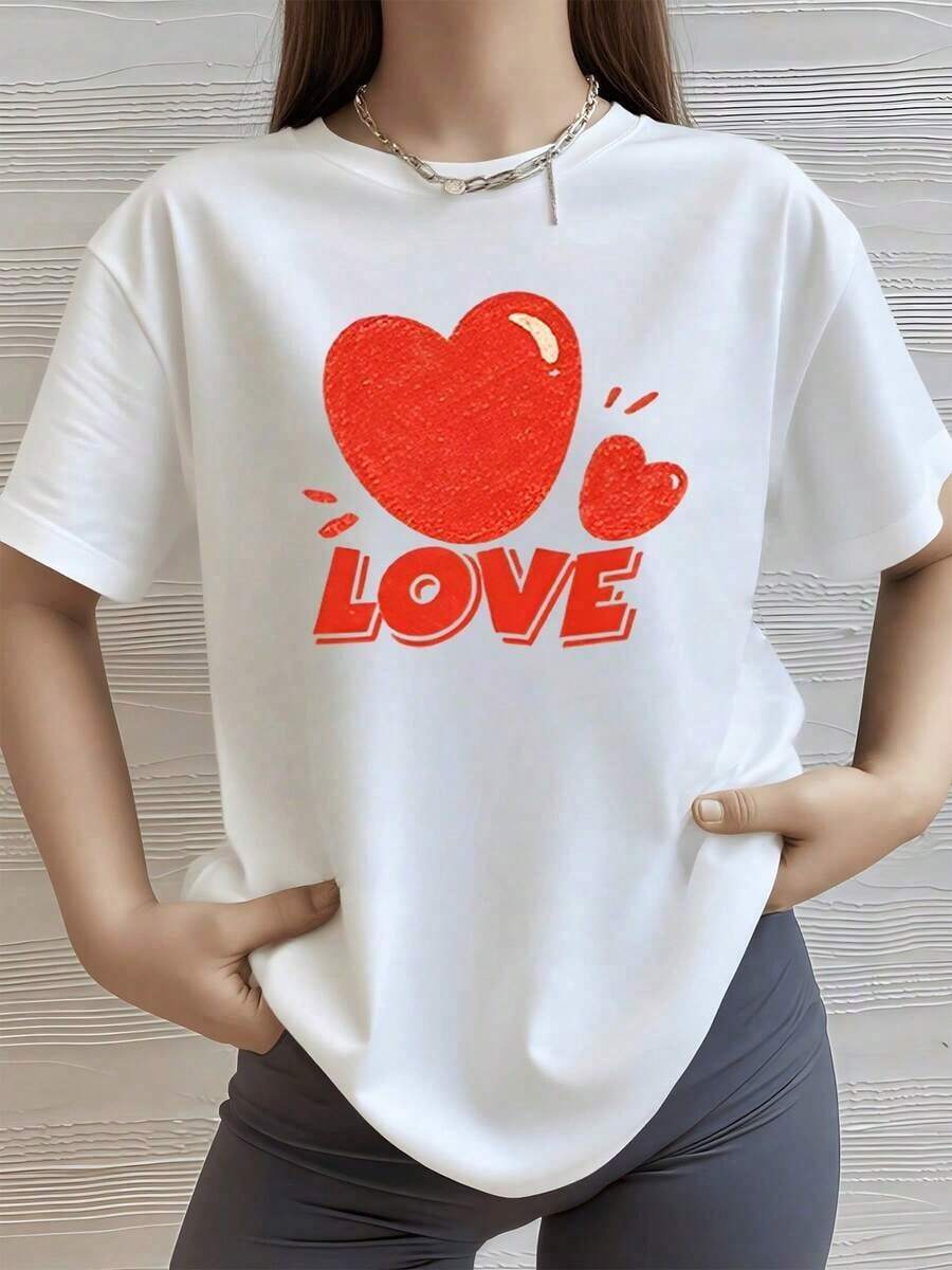 Two Red Hearts Symbolizing Sincere Love, Passion, And Positive Energy, Accompanied By The Word LOVE, Inspire Tenderness And A Deep Connection Between People. A Modern, Comfortable, Casual Women's T-Shirt For Everyday Wear. - 白色的 - 查看 1