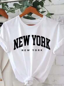 Soft, Breathable, And Lightweight For All-Day Comfort [Independence Day Exclusive] Double New York Short Sleeve T-Shirt - Regular. Classic Crew Neck With A Relaxed Fit That Flatters All Body Shapes And Is Easy To Pair With Jeans, Shorts, And Leggings. - 白色 - 查看 1