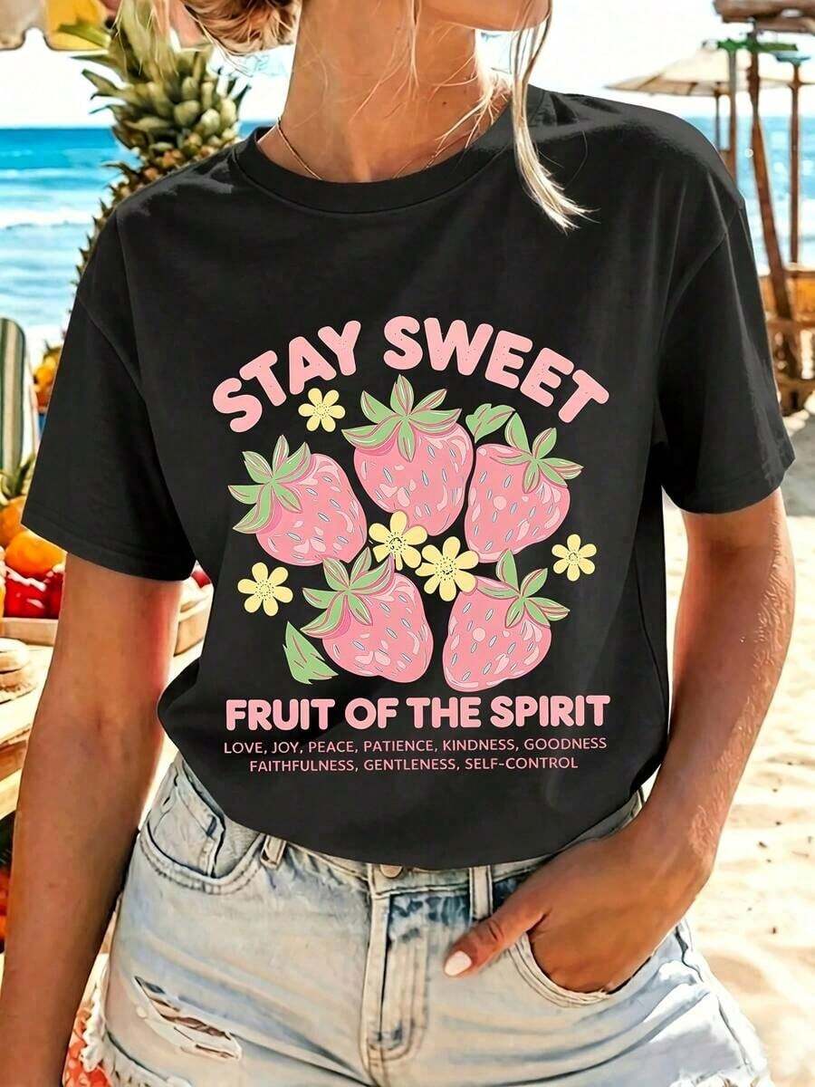 Women's Casual Summer T-Shirt. This Women's Summer T-Shirt Is Sweet. Round Neck, Versatile, Sporty. Features: Refreshing Macaron And Strawberry Summer Print. Suitable For Beach Vacations, Daily Commutes, And Weekend Outings. Patriotic T-Shirt With American Flag Print. World Cup Match Day Graphic Summer Cool T-Shirt. Breathable And Soft Fabric, Comfortable All Day Long. - 黑色 - 查看 1
