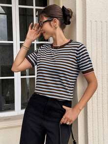 Mujeres veraniegas de moda Top de tejido de punto de rayas simple negro y blanco, Todo coincidente - Marrón - Ver 3