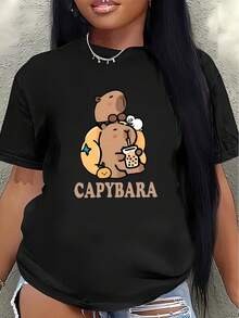 Short-Sleeved Polyester T-Shirt With A Cute Capybara Print. Lightweight And Durable, It's Perfect For Casual Wear At Home, In Cafes, Or During Outdoor Activities. Made From Soft Fabric With A Fun Animal Design, It Combines Everyday Comfort With A Touch Of Style. Women's Casual Blouse - 黑色 - 查看 7