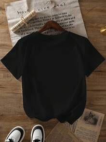 Women's Graphic T-Shirt With Rocker Cat And Guitar - Rock Music Lover T-Shirt With Rocker Cat Print, Casual Short Sleeve Crew Neck Top, Comfortable Fit Casual Outfit For All Seasons Suitable For All Body Types, Machine Washable Rock Style Garments - [Negro] - View 3