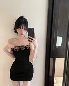 A Chic And Sexy V-Neck Lace Halter Neck Faux Two-Piece Top, Perfect For Summer, A Unique Off-Shoulder Slim-Fit Short-Sleeve T-Shirt (For Women). - Black - View 3