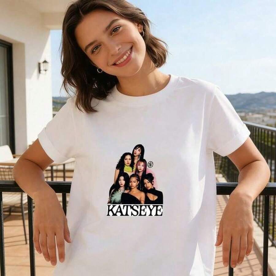 Camiseta KATSEYE de Moda Urbana Vintage Unisex con Estampado, Nueva Camiseta Casual de Algodón de Manga Corta y Cuello Redondo. Playeras De Mujer Algodon Blusas Frescas Para El Calor Blusas Dama Playeras Mujer Blusa Blanca Playeras Basicas De Mujer Blusas Oversize Para Dama  Y2k Mujer Verano Camisetas De Mujer Algodón Playeras Para Mujer Envio Nacional - Blanco - Ver 1