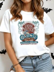 Classic Blue Motorcycle With Vintage Details That Evoke Freedom, Adventure And Urban Spirit On An Artistic Background With Retro Lettering. Women's Casual Modern Comfortable T-Shirt For Everyday Wear - 白色 - 查看 1