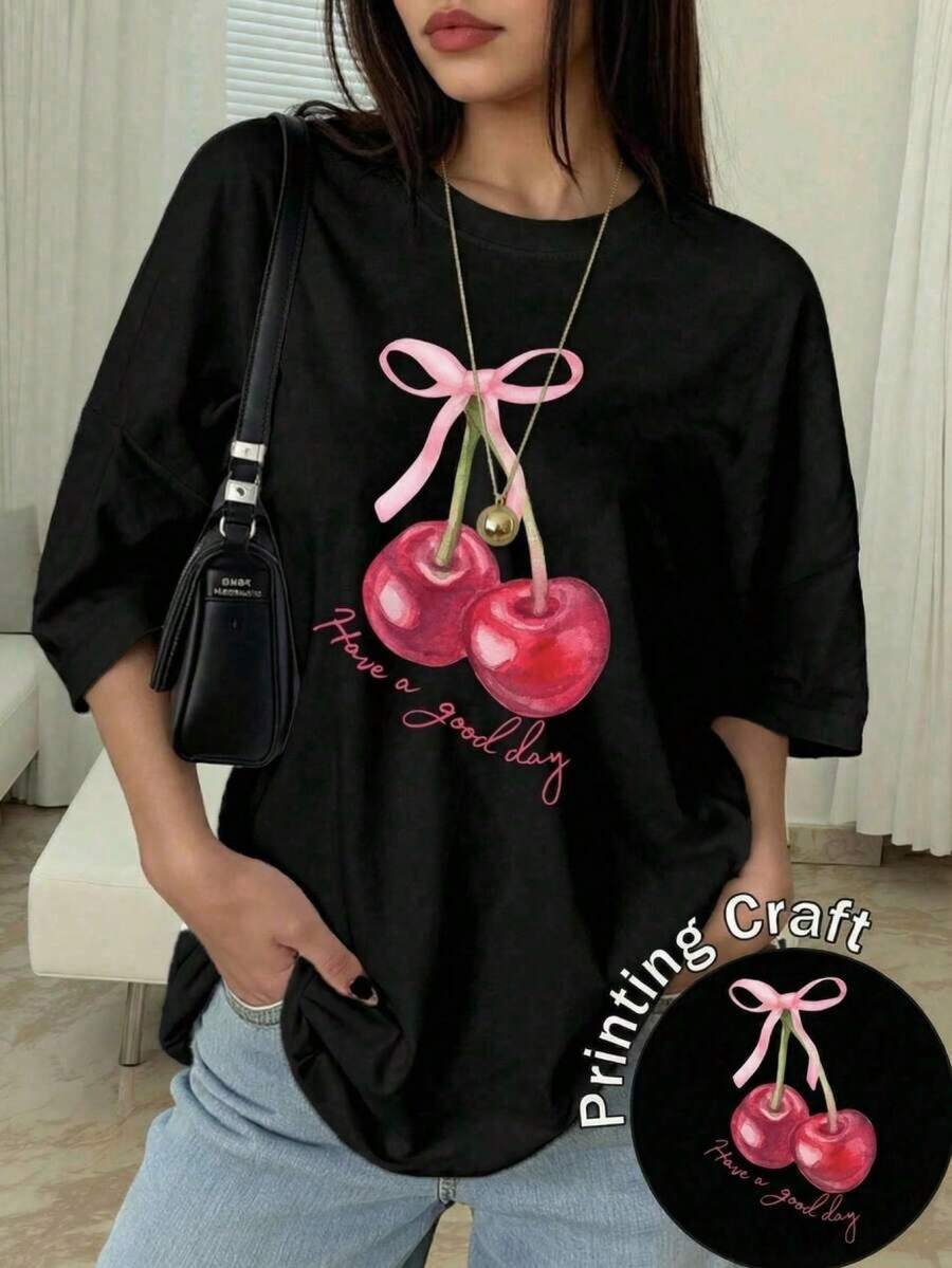 Camiseta Casual Negra de Manga Corta para Mujer, de Poliéster, con Estampado de Cerezas, Cuello Redondo, Corte Regular, para Uso Diario IMVH - Negro - Ver 1