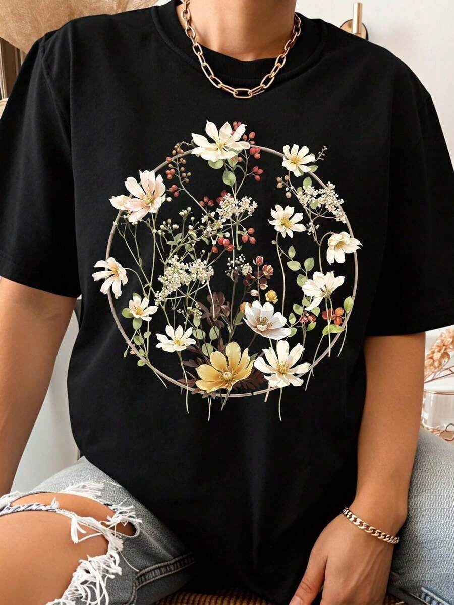 Women's T-Shirts With A Circular Floral Print, Casual Summer T-Shirt For Nature Lovers, Boho Style, Graphic T-Shirt With A Vintage Floral And Berry Design, Perfect For Spring And Summer Outfits. Blouses For Women. - 黑色 - 查看 1