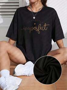 1PSCE Camiseta de Mujer Simple de Moda Europea y Americana, Camiseta Casual de Cuello Redondo con el Eslógan "Perfectly Imperfect", Corte Holgado, Mangas Cortas, Estampado de Letras, Top de Moda para Primavera y Verano, 100% Algodón, Camisetas Casuales de Uso Diario. - Negro - Ver 3