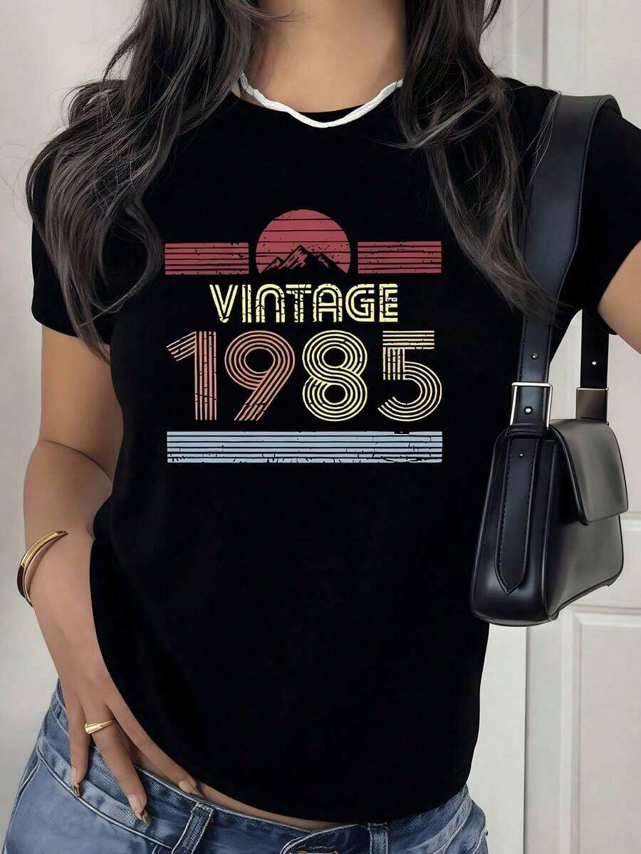 100% Cotton. Sunset Mountain With Colorful Lines Evoking 1985 And The Retro Spirit Of The Rising Sun Over Nature. Women's T-Shirt, 100% Soft And Comfortable Cotton. Women's Simple Solid Color T-Shirt, Loose And Slim Fit Casual Short Sleeve - 黑色 - 查看 1