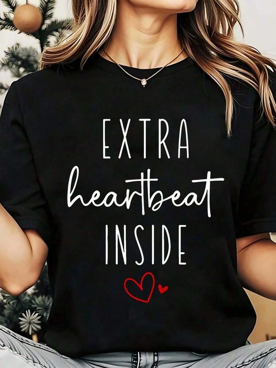 Soft, Breathable, And Lightweight For All-Day Comfort. Women's Crew Neck T-Shirt With A Heartbeat Print On The Inside, Ideal For Casual Wear During Christmas And Holidays, 220g. Classic Crew Neck With A Relaxed Fit That Flatters All Body Shapes And Is Easy To Pair With Jeans, Shorts, And Leggings. - 黑色 - 查看 1