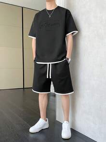 黑色