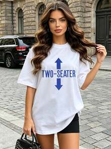 Camiseta de manga corta con cuello redondo suave y casual para mujer, el estampado gráfico de dos personas es ideal para conjuntos de primavera y verano. Negro. - Blanco - Ver 2
