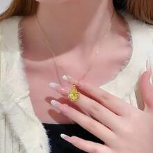 1pc High Quality Hypoallergenic 18K Gold Plated Heart Shaped Pendant Necklace For Women, Stainless Steel, Elegant, Hypoallergenic, Fashionable, Luxury, Minimalist, Suitable For Daily Wear And Gift - Type a - View 3