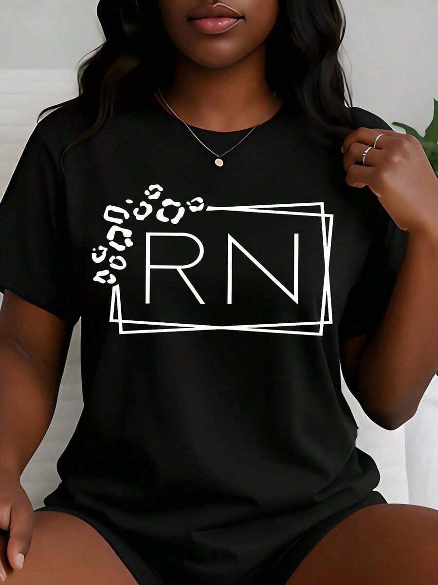 Minimalist Casual T-Shirt For Women With A Leopard Print Design, Perfect For Everyday Wear And As A Gift For Nursing Professionals, Celebrating International Nurses Day In May. A Perfect Gift For Nurses, Women's Clothing To Pay Tribute To The Most Beautiful Angels. White Women's T-Shirts - 黑色 - 查看 1