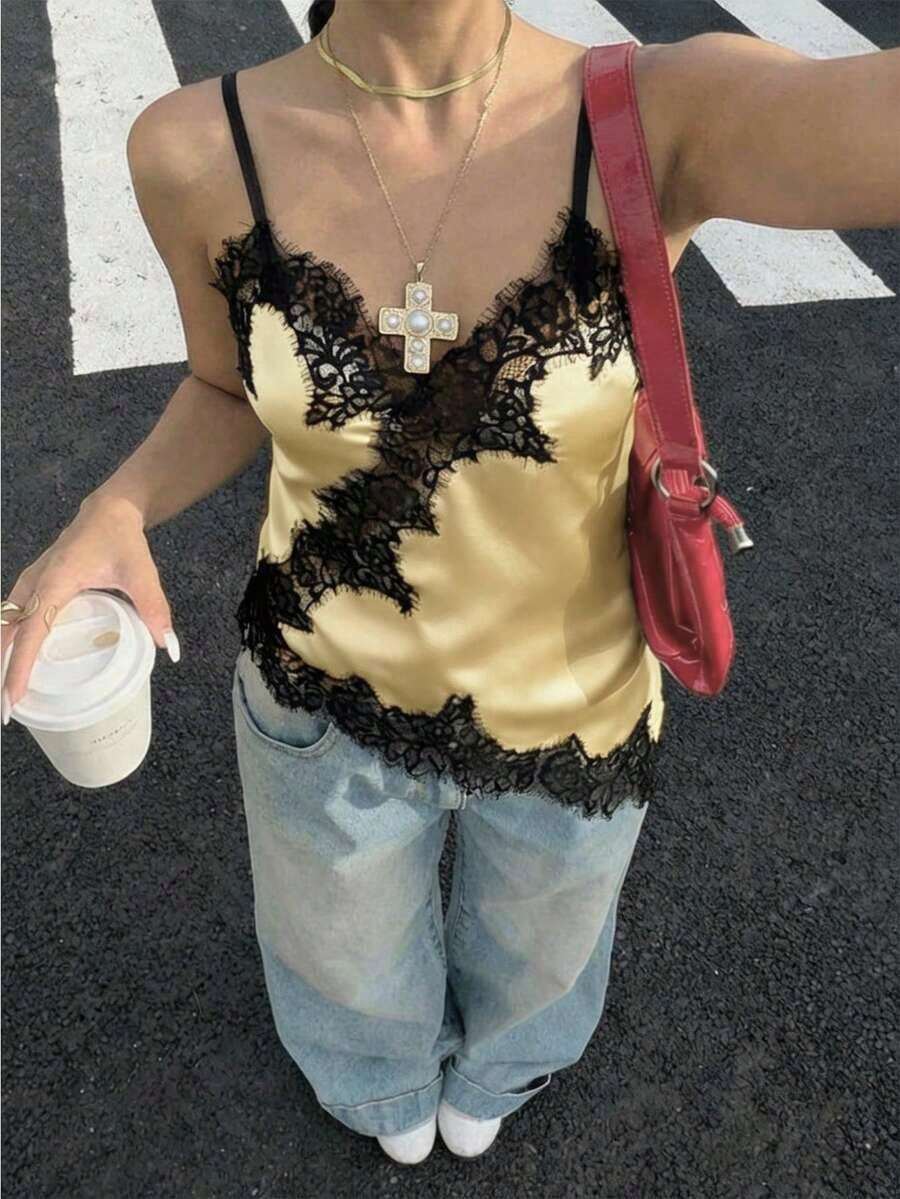 Top de camisola de encaje de lujo| Encaje de contraste + tela suave, sexy y favorecedora para el verano - Amarillo - Ver 1