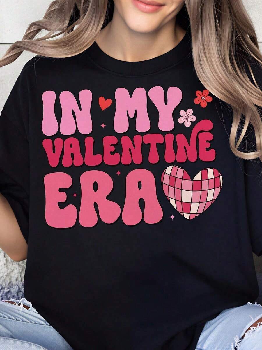"In My Valentine Era" Women's T-Shirt, Pink Heart Design, Valentine's Day Gift, Fashionable Casual Top, 100% Pure Cotton, Women's T-Shirt - 黑色 - 查看 1