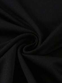 Camiseta de mujer con cuello redondo, manga corta y estampado de corazones en bloques de color - Negro 3 - Ver 5