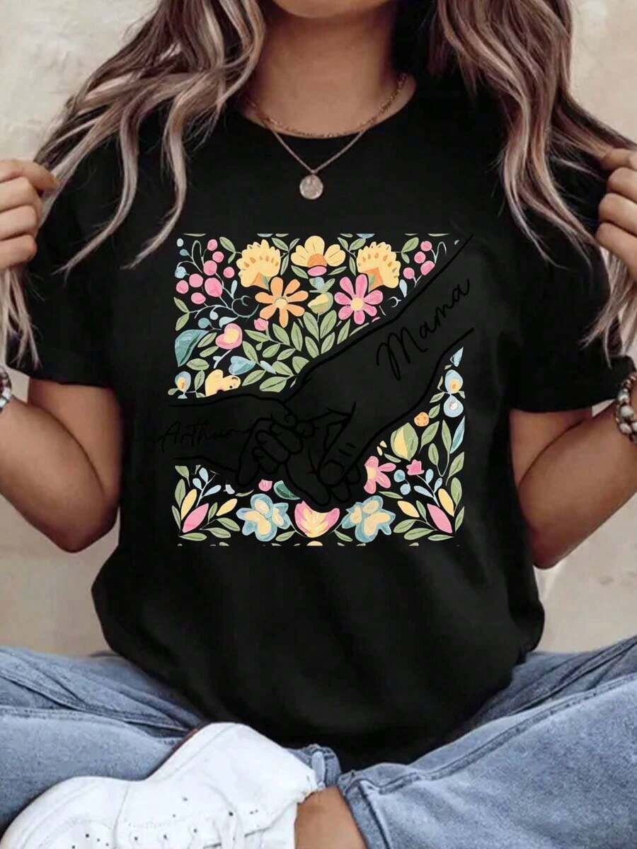 Personalized T-Shirt With Floral Design Of Mother And Child Holding Hands For Mother's Day, Birthday Gift For Mom, Family Clothing With Personalized Name, Vintage Urban Style, Unisex, Cotton, Short Sleeve, Round Neck, 100% Cotton - 黑色 - 查看 1