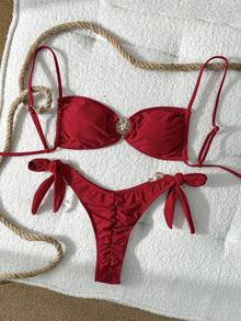 Swim Mod Conjunto de bikini sexy con decoración de estrella de mar metálica, unicolor, con lazos ajustables a los lados para mujer - Rojo - Ver 1