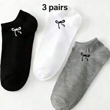 女款純棉襪子套組，20/15/9/6/3/1雙，款式包含隱形襪、短襪、白色襪、灰色襪、黑色襪，適合四季穿著。設計特點包括透氣網眼設計、吸濕排汗功能、柔軟光滑觸感，適合節日慶祝、運動休閒、商務場合與日常生活。顏色組合隨機配對 - 彩色 - 查看 8