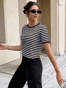 Mujeres veraniegas de moda Top de tejido de punto de rayas simple negro y blanco, Todo coincidente - Marrón - Ver 4