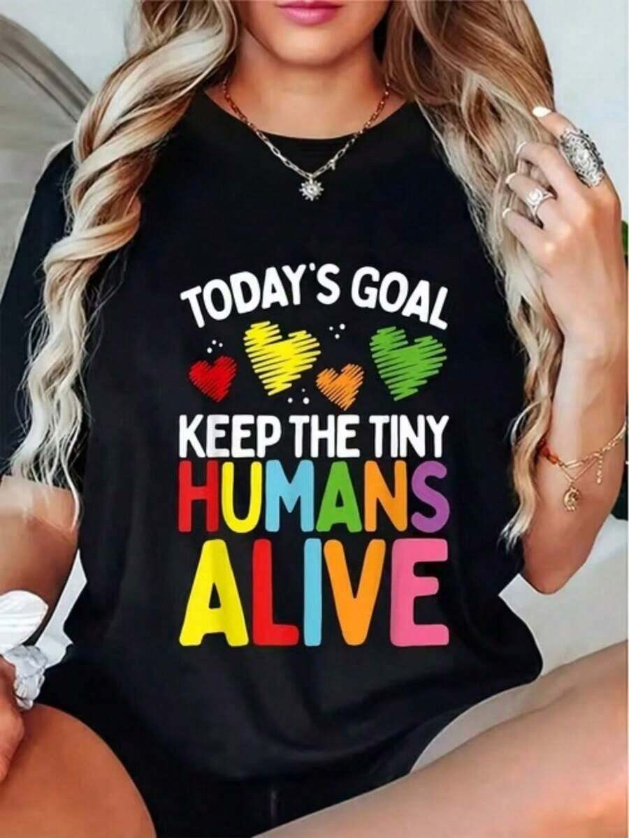 Camiseta con estampado de corazón colorido y el eslogan "El objetivo de hoy", camiseta casual, camiseta para el día a día, camiseta para vacaciones, camiseta deportiva, ropa de mujer, sencilla y elegante. - Negro - Ver 1