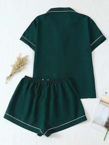 Conjunto de pijama de 2 piezas con top de manga corta con botones y shorts con lazo, de unicolor con detalles contrastantes en el cuello, bolsillo y decoración de corazón, adecuado para uso en casa - Verde Oscuro - Ver 2