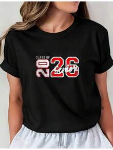 Camiseta Estampada para Mujer - Camiseta Casual de Manga Corta y Cuello Redondo en Negro con Letras CLASE DEL '26. Con un Corte Relajado para Todas las Estaciones, Perfecta para el Uso Diario y Atuendos de Vacaciones (Lavable aáquina). - Negro - Ver 1