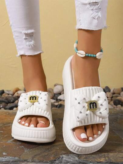 ASOFTER 2026 Summer New Thick-Sole Slip-On Slippers For Women, Shallow Khaki Color With Rhinestone Bow Decor, Increased Height, Soft Bottom Outdoor Slippers, Versatile For Daily Commute, Shopping, Beach, Vacation