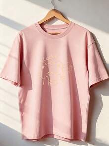 Beige Line Teddy Bear T-Shirt With "Lucky~" Text, Fashionable Short-Sleeved T-Shirt For Spring And Summer 2026, Made In Mexico, 180 Grams. Cartoon Print, Couple Design, Suitable For Indoor Or Outdoor Wear. Crew Neck, Unisex, Ideal For Office And Leisure. One-Pack. - PK-P631577SLNDXZGY655 - 查看 1