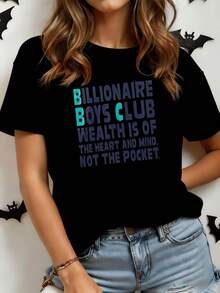 Mensaje inspirador que resalta que la verdadera riqueza proviene del corazón y la mente no del bolsillo acompañado por letras grandes en azul y verde que destacan la energía positiva camiseta de mujer casual moderna cómoda para uso diario - Negro - Ver 1