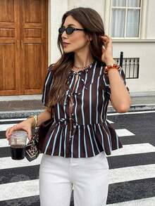 Camisa de mujer de cuello redondo y manga corta, camisa con estampado de cebra con lazo y manga abullonada, blusa de mujer de verano con volantes en el bajo y cuello en V, ajuste regular, manga abullonada, uso casual diario, blusa casual con estam - Marrón - Ver 7
