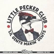 Club de Pequeños Picadores 'Pequeños Caballeros Haciendo Agujeros' - Diseño gráfico retro divertido, camiseta con humor, frase graciosa, gráfico de pájaro carpintero - Blanco - Ver 8