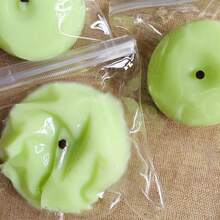 1 pieza Juguete de estrés realista en forma de manzana suave y apretable, juguete para los dedos para relajación y concentración, juguete portátil para inquietud, regalo ideal para vacaciones, cumpleaños, Pascua, Halloween, Navidad - Multicolor - Ver 3