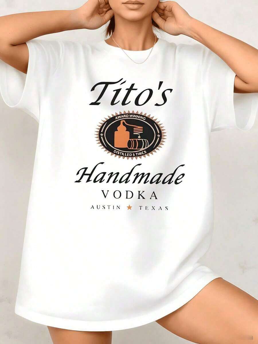 Women's Black T-Shirt With A Graphic Print Of Tito's Handmade Vodka, Austin Texas, 100% Cotton, Crew Neck, Relaxed Fit, Casual Style, 1 Piece. They Make Excellent Gifts For Friends And Family. - 白色 - 查看 1