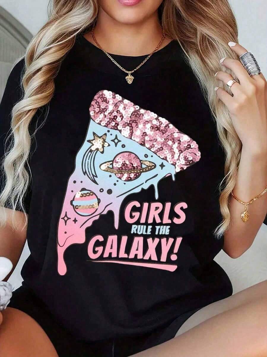 Camiseta de Mujer "Girls Rule The Galaxy" con Estampado de Pizza y Lentejuelas, Talla Grande, Adecuada para Uso Casual y Deportivo. Camiseta con Estampado de Pizza y Temática Espacial con Lentejuelas para Mujer, Talla Grande, Adecuada para Uso Casual y Deportivo. Camiseta Divertida con Diseño de Pizza Espacial "Girls Rule The Galaxy". Talla Grande, Adecuada para Uso Casual y Deportivo. Camiseta con Estampado de Pizza y Lentejuelas. Camiseta "Girls Rule The Galaxy" Talla Grande, Adecuada para Uso Casual y Deportivo. Camiseta "Cosmic Pizza" con Detalles Brillantes. Camiseta "Girls Rule The Galaxy" Talla Grande, Adecuada para Uso Casual y Deportivo. - Negro - Ver 1