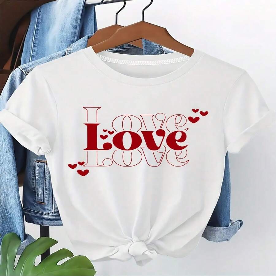 Camiseta de Mujer Extra Grande para San Valentín con Estampado de AMOR - Letras Cursivas Rojas con Recortes de Corazones, Ideal para San Valentín y Uso Diario - Blusa Casual de Manga Corta y Cuello Redondo S-XXXL - Blanco - Ver 1