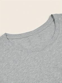 Camiseta de Talla Grande para Mujer con Gráficos de Aves Acuarela Caprichosas - Estilo Urbano en Gris Suave, Cuello Redondo y Manga Corta, Tee Casual Transpirable para Verano y Primavera con Diseño Aleatorio, Camisetas de Pájaros, Confort Diario, Tejido Duradero, Colores Vibrantes - Gris Claro - Ver 3