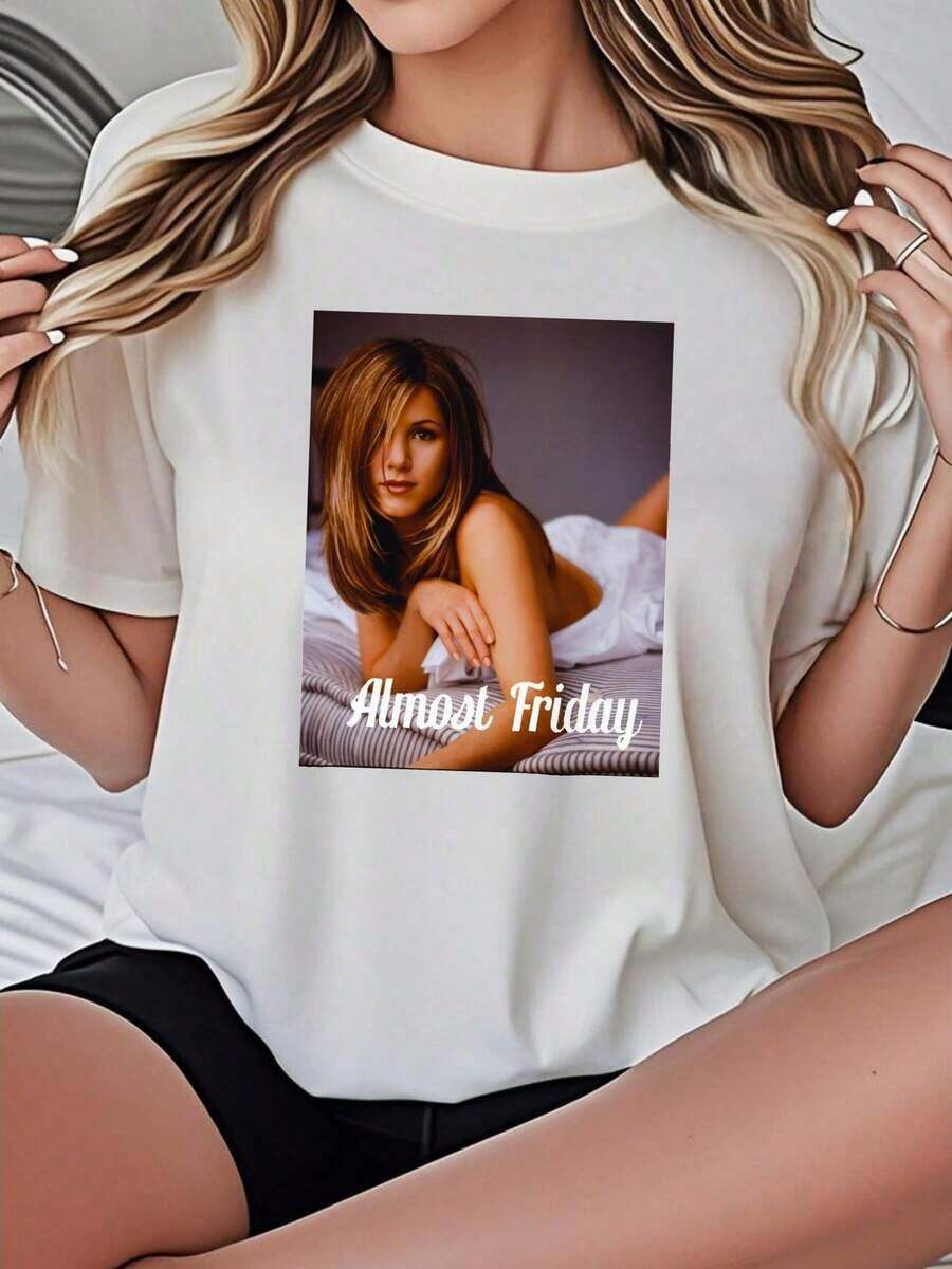 Camiseta de Mujer 2026, Casual, Cuello Redondo, Opciones en Blanco y Negro, Estampado "Almost Friday", Camiseta Gráfica para Uso Diario, Camisetas de Verano, Tops Gráficos, Conjuntos de Verano para Mujer, Camisetas Cortas para Mujer, Blusas para Mujer, Ropa Casual Vintage de Algodón, Ropa Linda para Mujer, Blusas para Mujer Casuales - Blanco - Ver 1