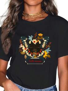 Esta camiseta de mujer presenta como motivo principal una mariposa de alas oscuras con puntos brillantes, rodeada de flores y hojas otoñales. Tiene un diseño de cuello redondo, moderna y versátil, y un regalo perfecto para alguien especial - Camiseta de manga corta de algodón holgada unisex de estilo vintage urbano. - Negro - Ver 6